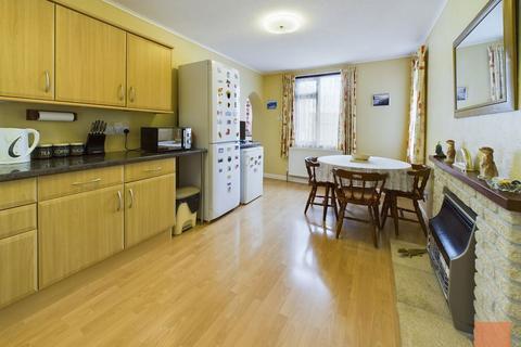 Sunrise Coombe View, Perranporth, TR6 0JJ