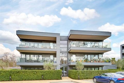 3 bedroom apartment to rent, Halcyon Close, London SW13