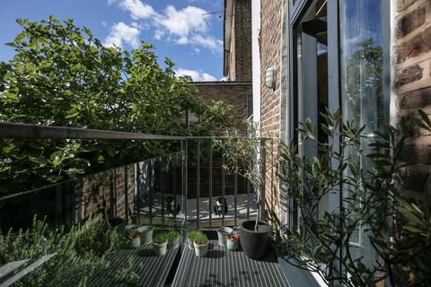 26 Holly Grove, London, SE15 5DF