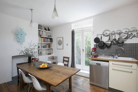 26 Holly Grove, London, SE15 5DF