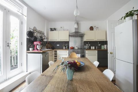26 Holly Grove, London, SE15 5DF