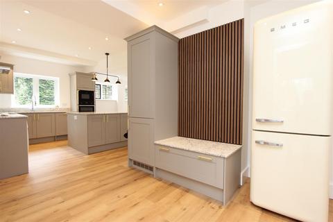 Heather Cottage Heather Close, Kingswood, Tadworth, KT20 6NY