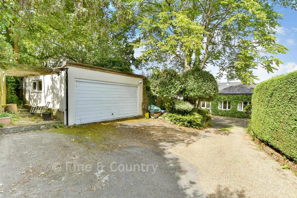 Driveway/Parking