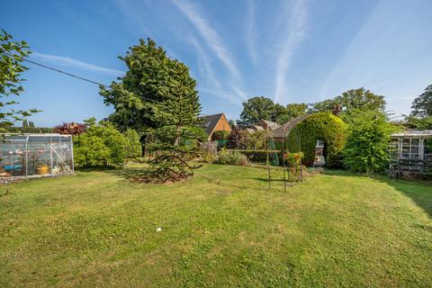 3 bedroom bungalow for sale, Baughurst Road, Tadley RG26