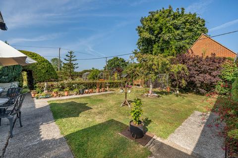 3 bedroom bungalow for sale, Baughurst Road, Tadley RG26