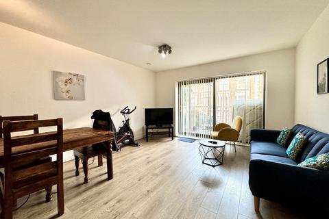 3 bedroom apartment to rent, Allcroft Road, Kentish Town