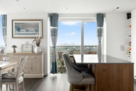 3 bedroom apartment for sale, Skyline Apartments, Devan Grove, London, N4