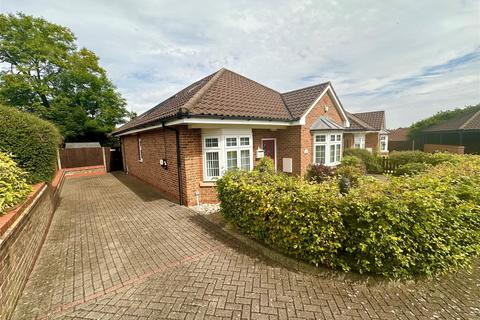 3 bedroom detached house for sale, Hogarth Close, Hitchin Road, Luton