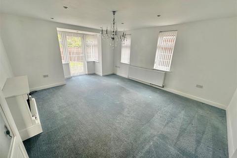 3 bedroom detached house for sale, Hogarth Close, Hitchin Road, Luton