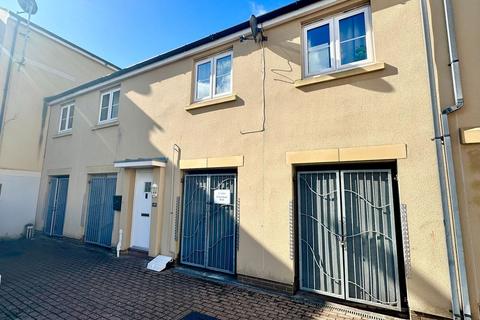 3 bedroom terraced house for sale, Mckay Avenue, Torquay, TQ1 4FD