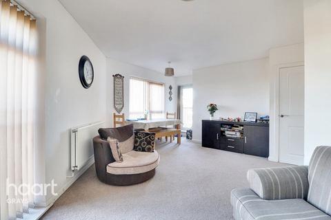 2 bedroom flat for sale, The Chase, Grays