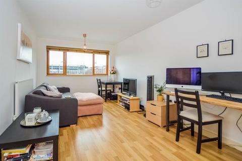 1 bedroom flat for sale, Mulberry House, Wakefield WF1