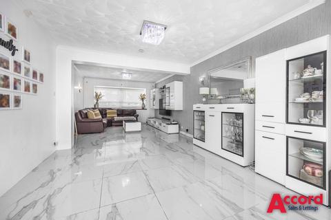 2 Millbrook Gardens, Gidea Park, Romford, RM2 5RP