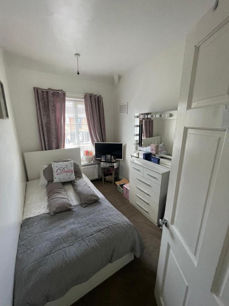 Master bedroom 2