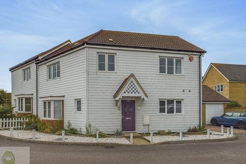 3 bedroom semi-detached house for sale, Guelder Rose Drive, Hoo St. Werburgh, Rochester ME3 9FX