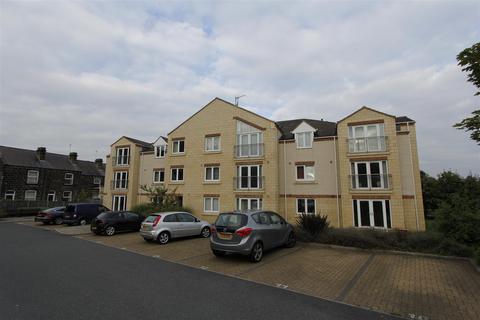 2 bedroom flat to rent, Woodside Court, Horsforth