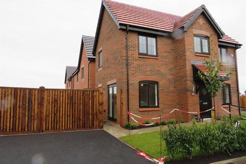 3 bedroom detached house to rent, Hercules Road, Bolton BL6