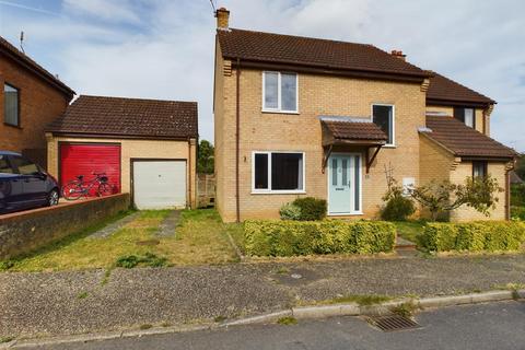 3 bedroom semi-detached house for sale, Irwin Close Reepham