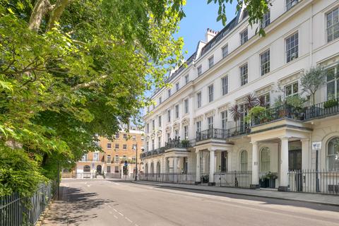 3 bedroom penthouse to rent, Eaton Square, London SW1W