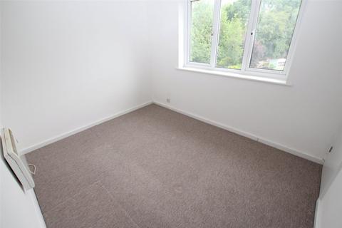 1 bedroom end of terrace house to rent, Petrel Close, Berkshire RG41