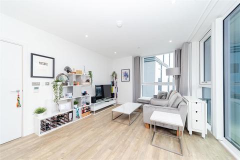 2 bedroom flat to rent, Gladwin Tower, Wandsworth Road, London, SW8