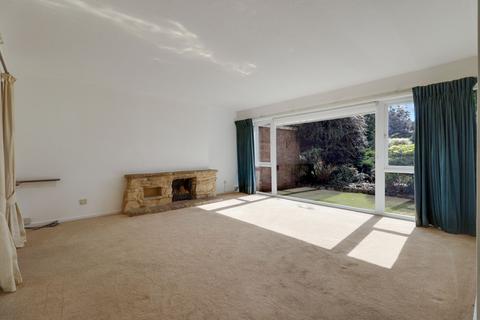 14 Kelvinbrook, West Molesey, KT8 1RZ