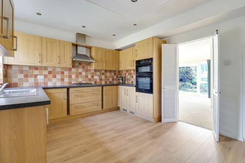 14 Kelvinbrook, West Molesey, KT8 1RZ