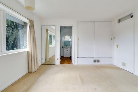 14 Kelvinbrook, West Molesey, KT8 1RZ