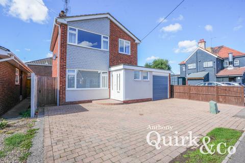 4 bedroom detached house for sale, Beach Road, Canvey Island, SS8