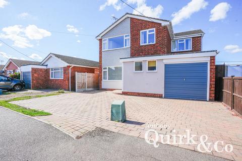 4 bedroom detached house for sale, Beach Road, Canvey Island, SS8