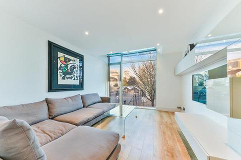 3 bedroom townhouse to rent, Halcyon Wharf, Wapping High Street, London, E1W.