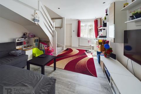 2 bedroom terraced house for sale, Tollgate Hill, Crawley