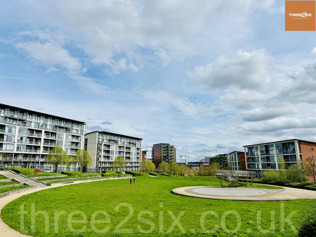 *Stylish One Bedroom Apartment in Desirable Lang