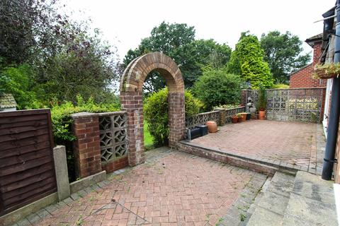137 Overdale Road, Romiley, Stockport, SK6 3EN
