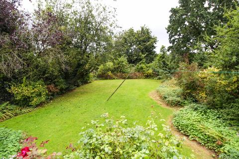 137 Overdale Road, Romiley, Stockport, SK6 3EN