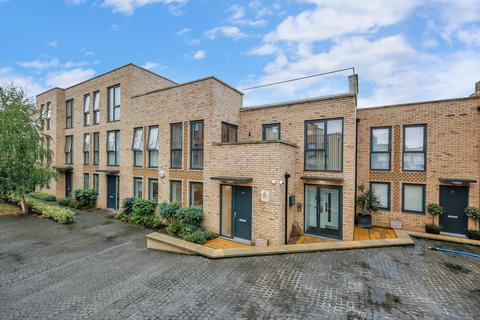 1 bedroom apartment for sale, Kempton Mews, East Ham E6