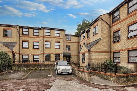 1 bedroom flat for sale, Edmeston Close, London E9