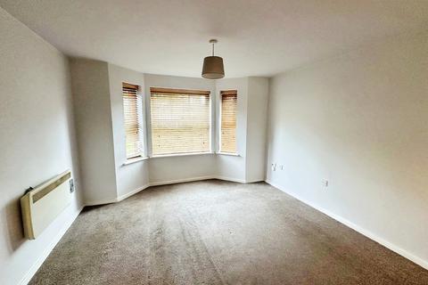 2 bedroom flat to rent, Sunningdale Court, Bolton BL3