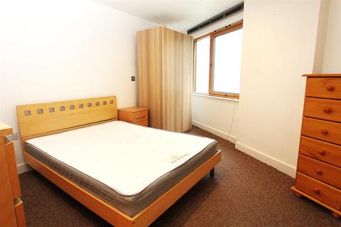 1 bedroom flat to rent, McClure House, Leeds Dock