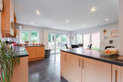 4 bedroom detached house for sale, Spinney Close, Beetley