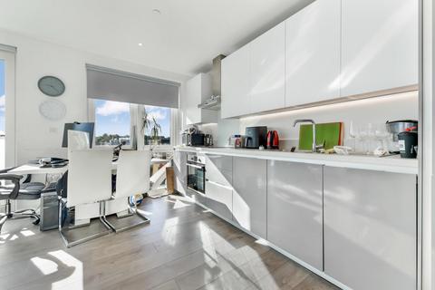 2 bedroom flat to rent, Discovery House, Battersea Reach, London, SW18