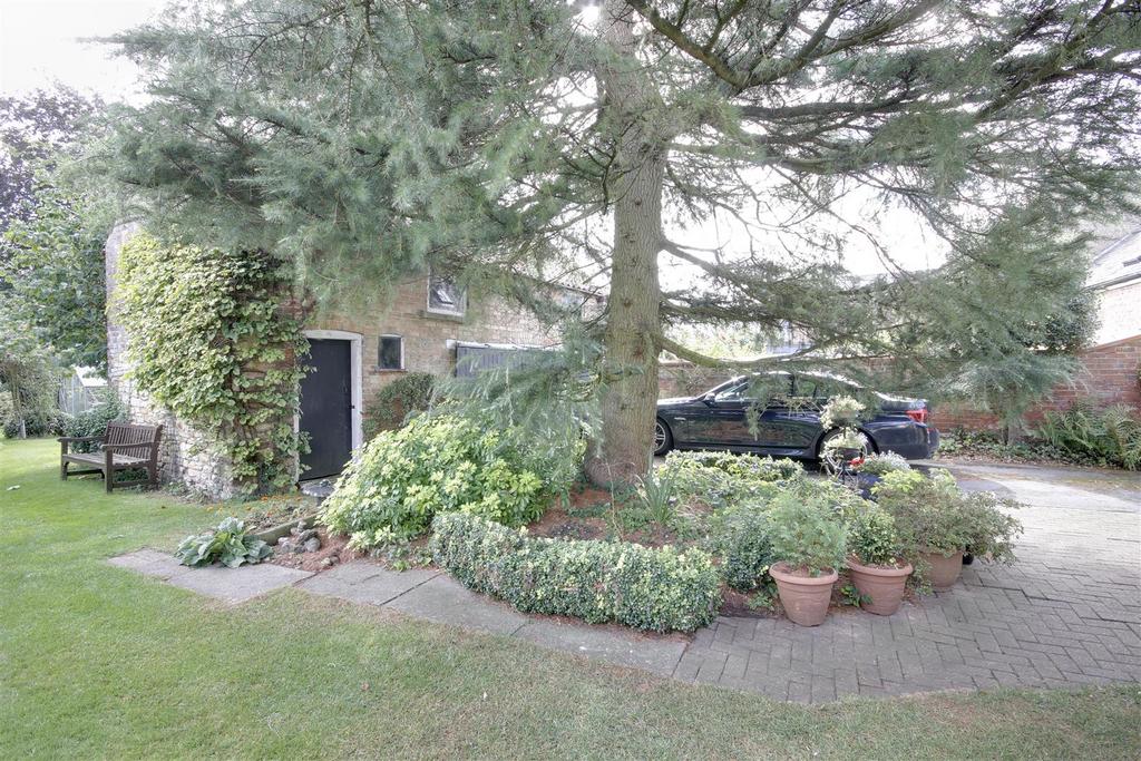 Garage Block &amp; Parking