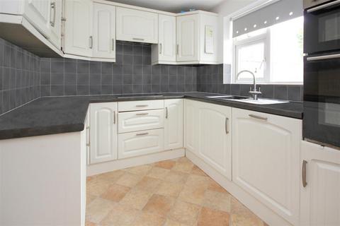 3 bedroom end of terrace house for sale, Evelyn Way, Irchester NN29