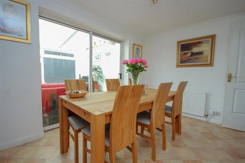 3 bedroom end of terrace house for sale, Evelyn Way, Irchester NN29