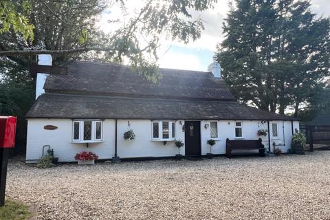 3 bedroom equestrian property for sale, Lime Kiln Lane, Holbury, Southampton, Hampshire, SO45