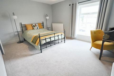 109 Beccles Road, Lowestoft, NR33 8QU