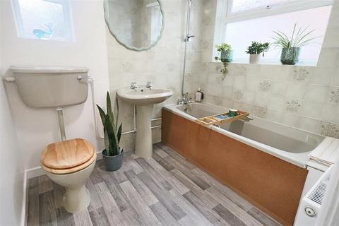 109 Beccles Road, Lowestoft, NR33 8QU