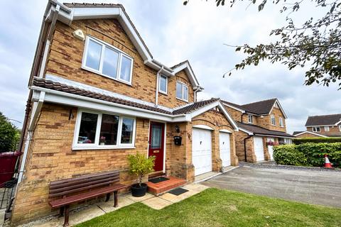 4 bedroom detached house for sale, Ashfield Court, DN17