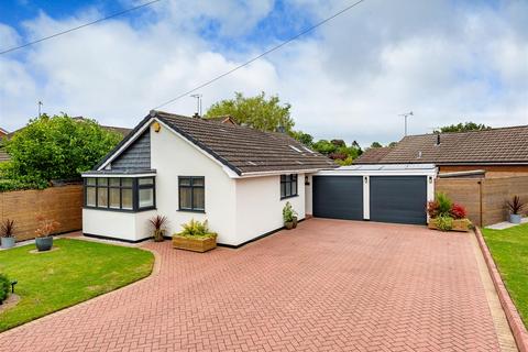 2 bedroom detached bungalow for sale, 7 Finchdene Grove, Finchfield, Wolverhampton, WV3 8BG