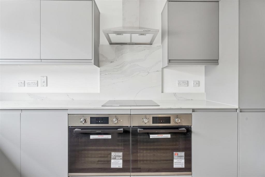 Feature Double Ovens